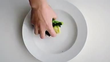 4K有机蔬菜素食沙拉摆盘全程视频的预览图